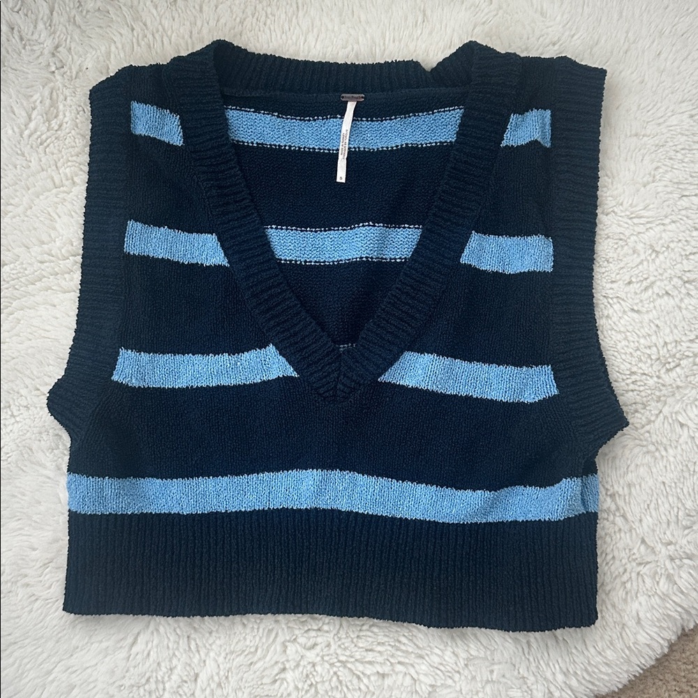 Free People Santa Monica V-Neck Sweater Vest - Picture 3 of 3